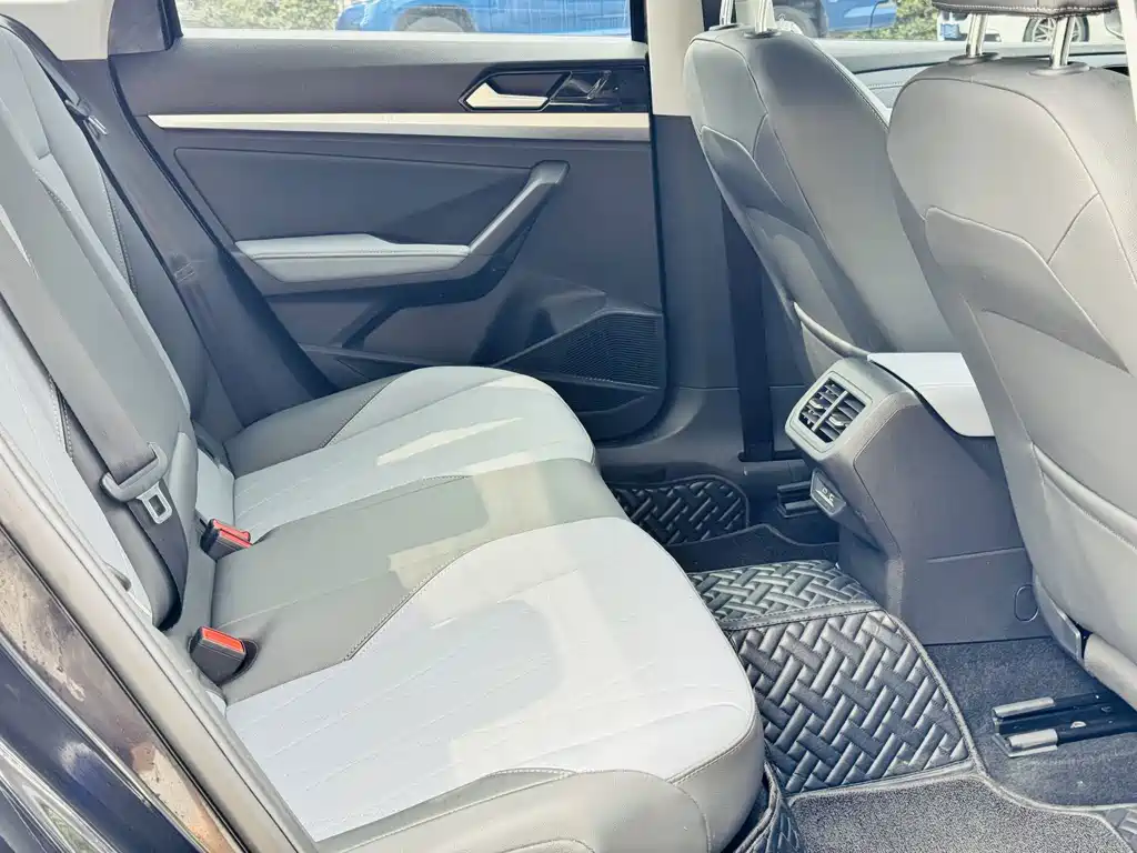 Volkswagen Lavida — миниатюра 13