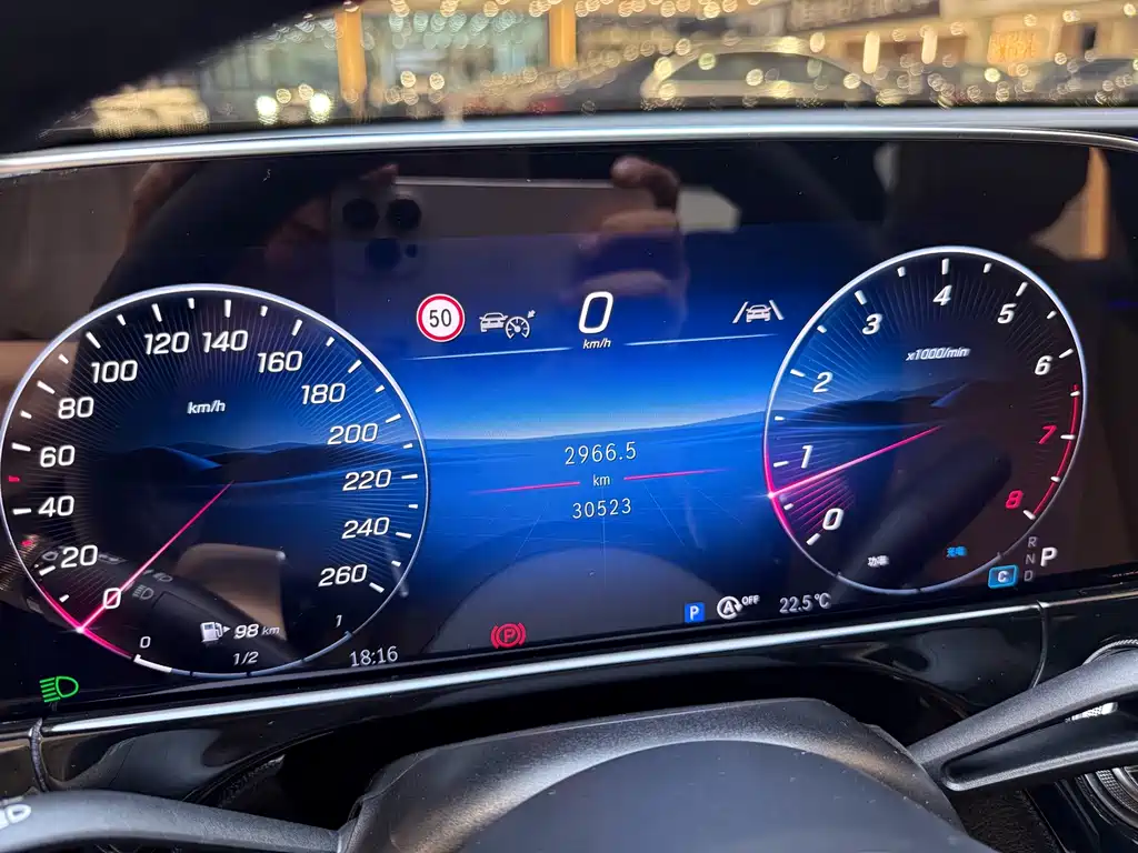 Mercedes-Benz E-Class — миниатюра 12