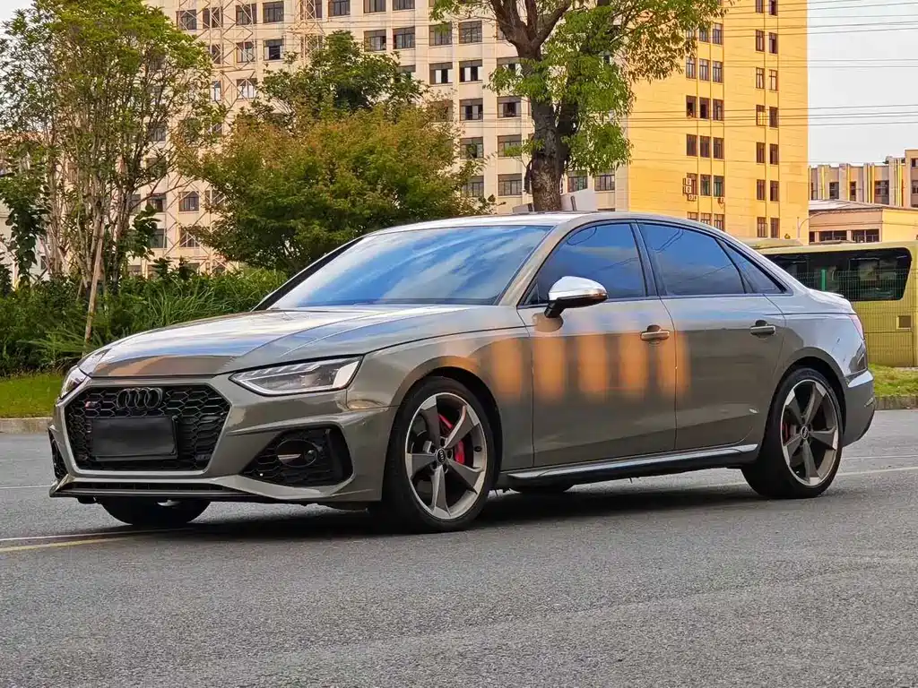 Купить Audi S4
