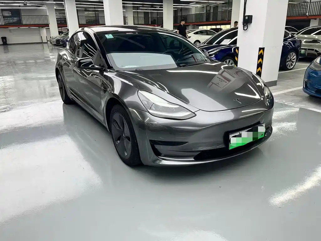 Tesla Model 3 — миниатюра 3