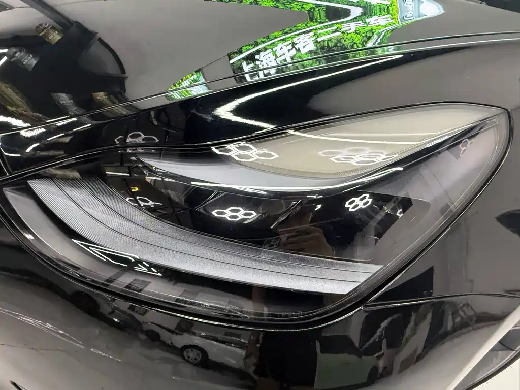 Tesla Model 3 — миниатюра 9