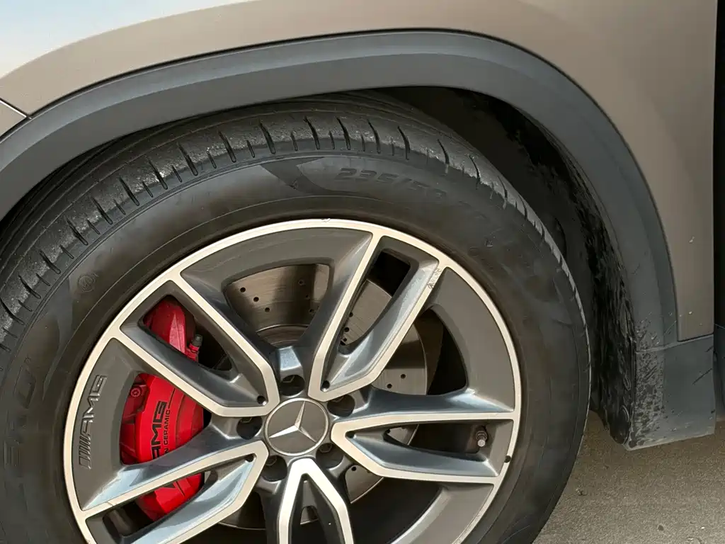 Mercedes-Benz GLA AMG — миниатюра 11