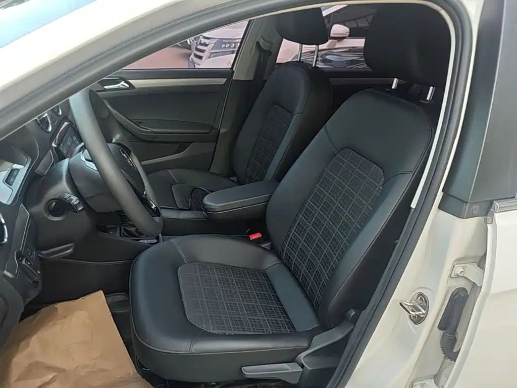 Volkswagen Jetta — миниатюра 15