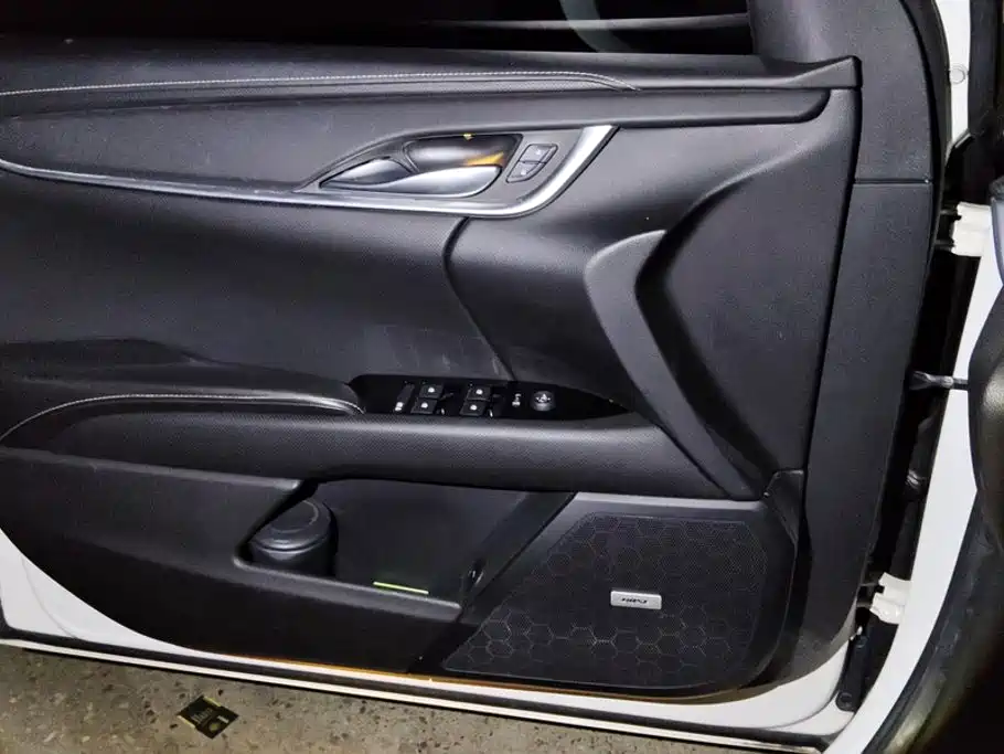 Cadillac XTS — миниатюра 7