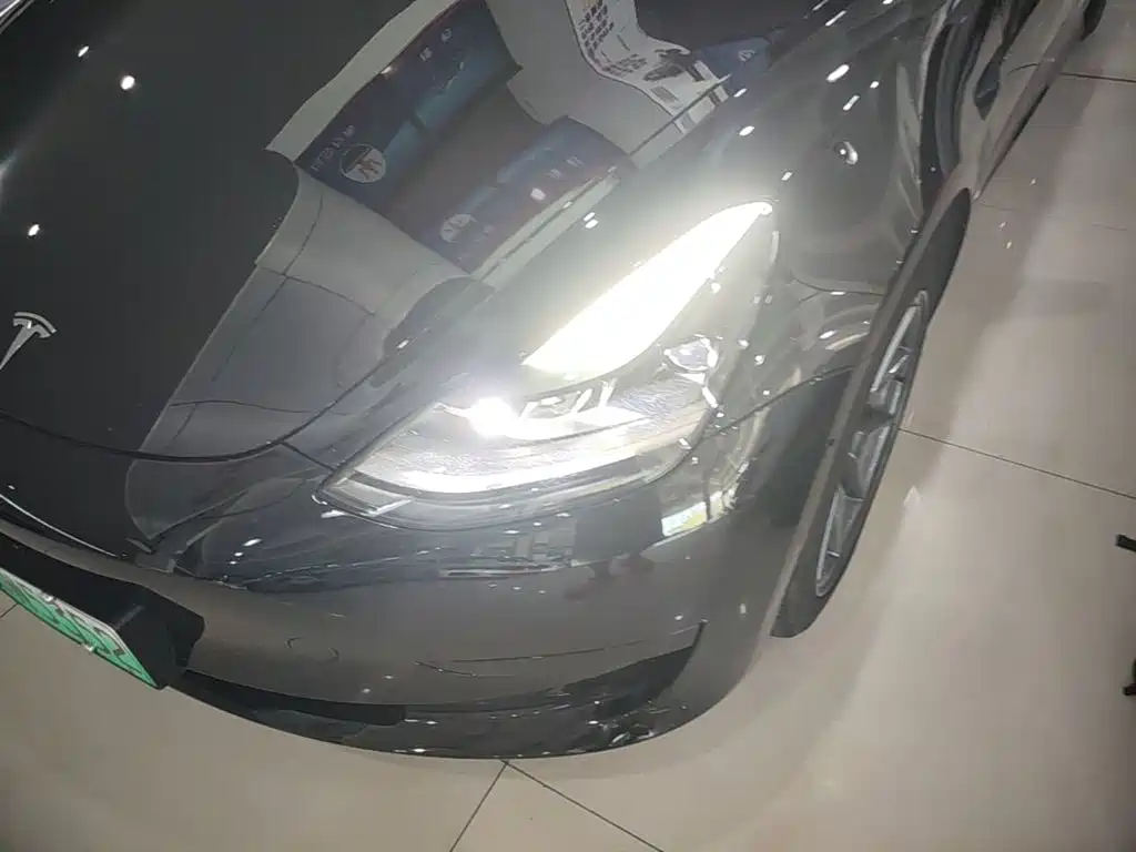 Tesla Model 3 — миниатюра 24