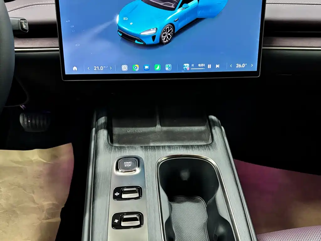 Xiaomi SU7 — миниатюра 10