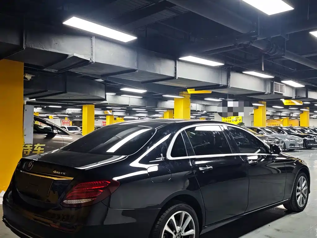 Mercedes-Benz E-Class — миниатюра 7