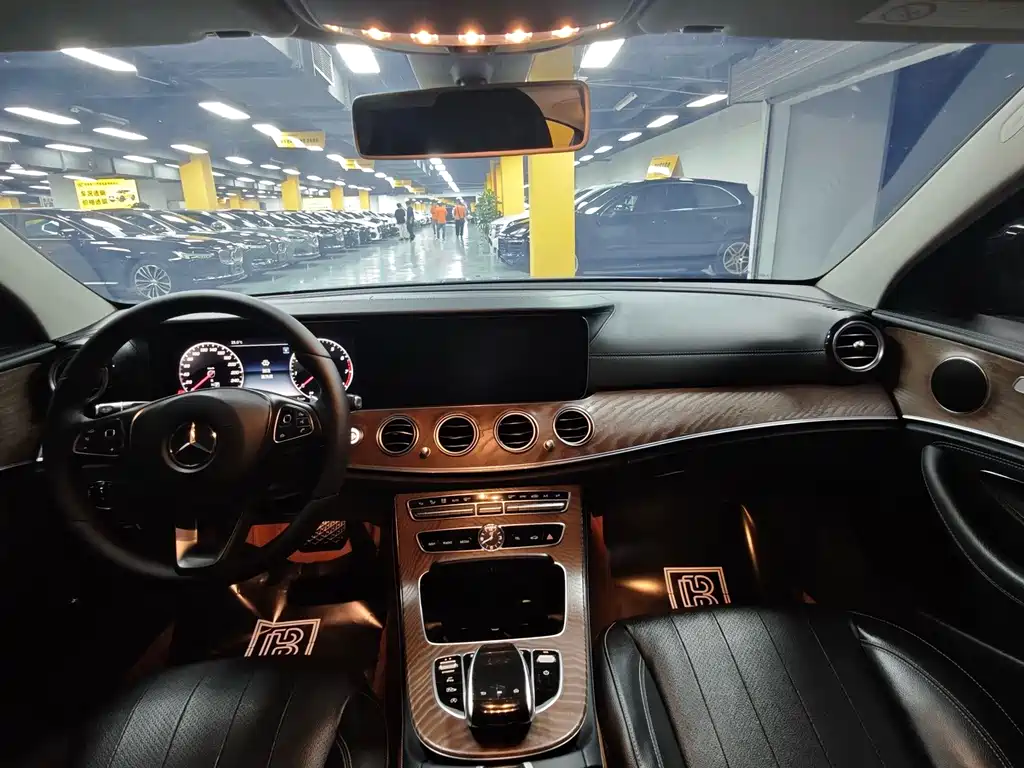 Mercedes-Benz E-Class — миниатюра 6