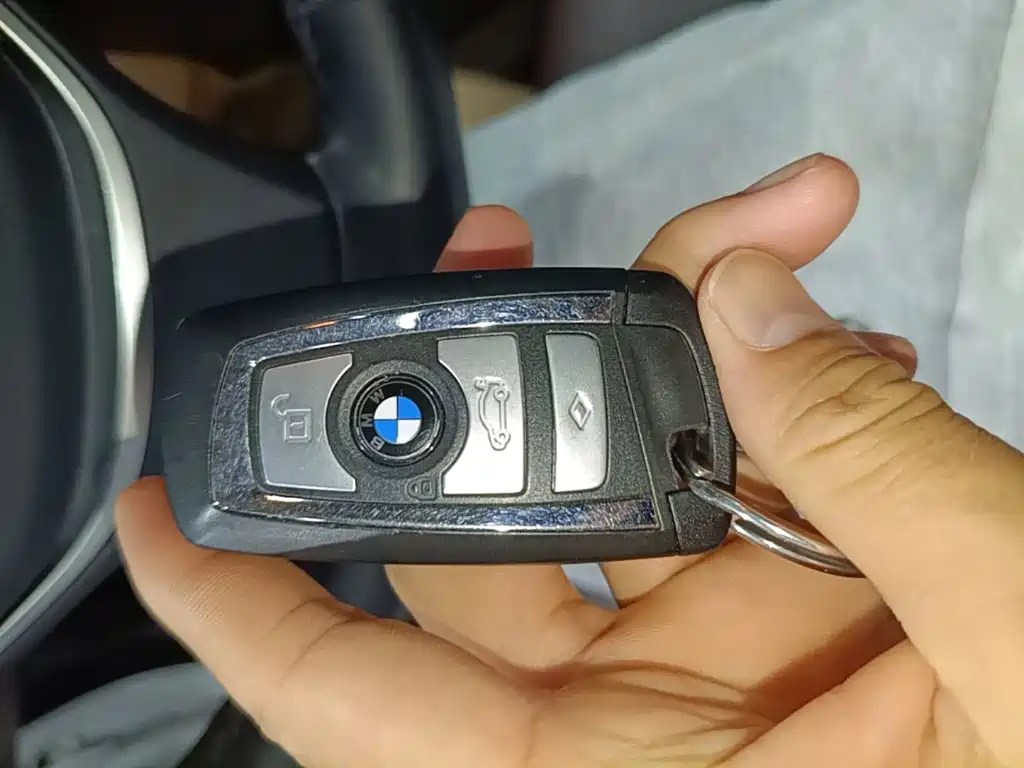BMW 5 Series — миниатюра 9