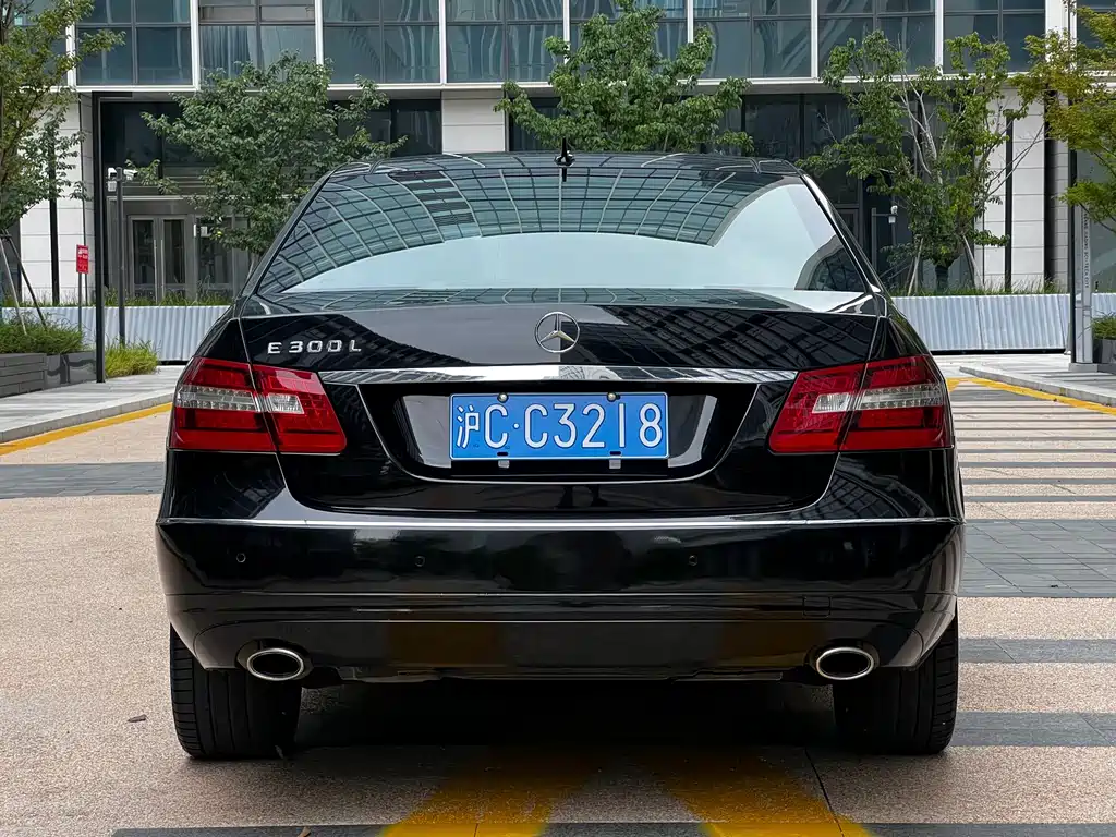 Mercedes-Benz E-Class — миниатюра 31