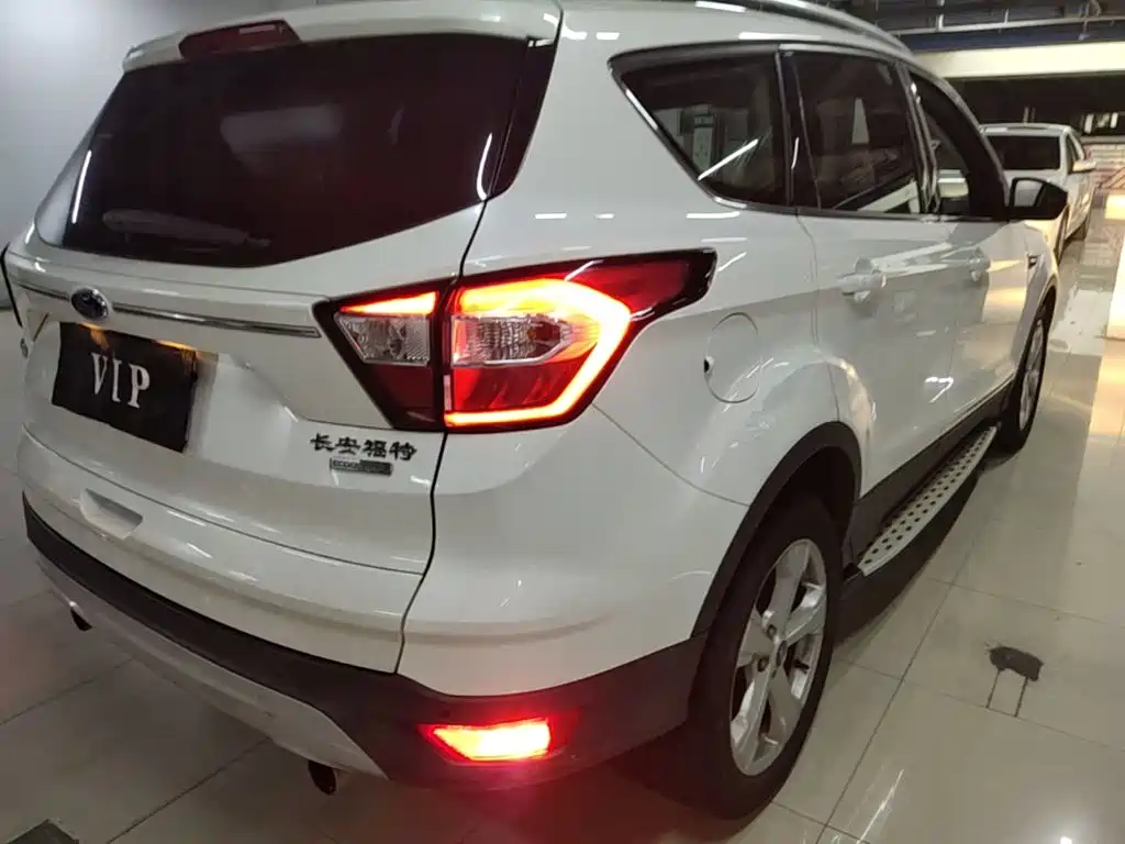 Ford Kuga — миниатюра 8