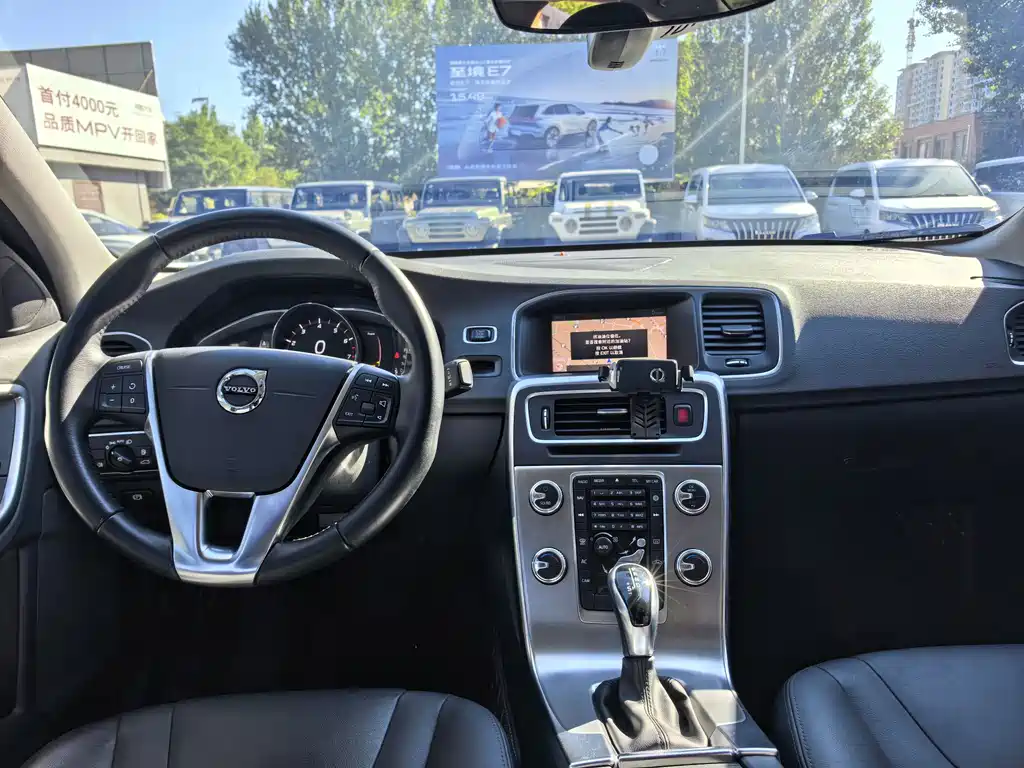 Volvo S60 — миниатюра 5