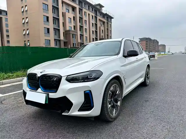 BMW IX3 2022
