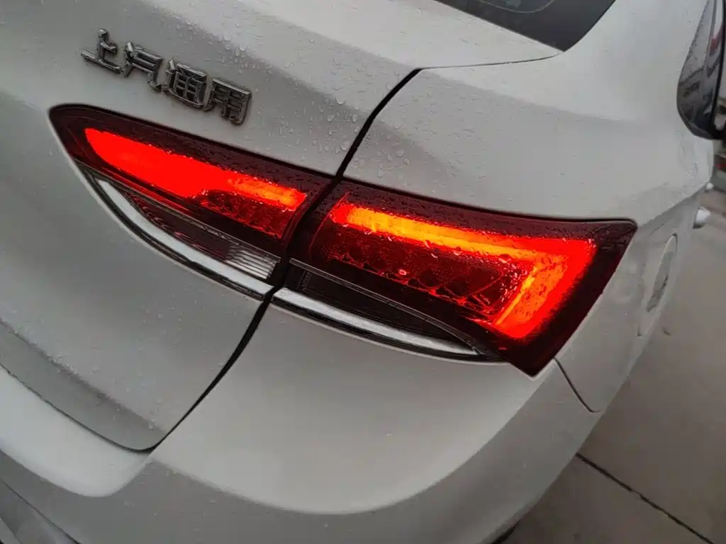 Buick Excelle — миниатюра 8
