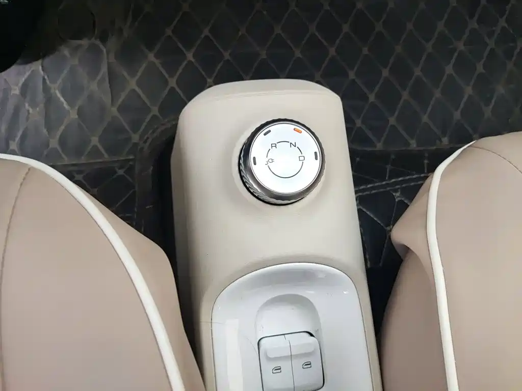 Wuling MINIEV — миниатюра 10