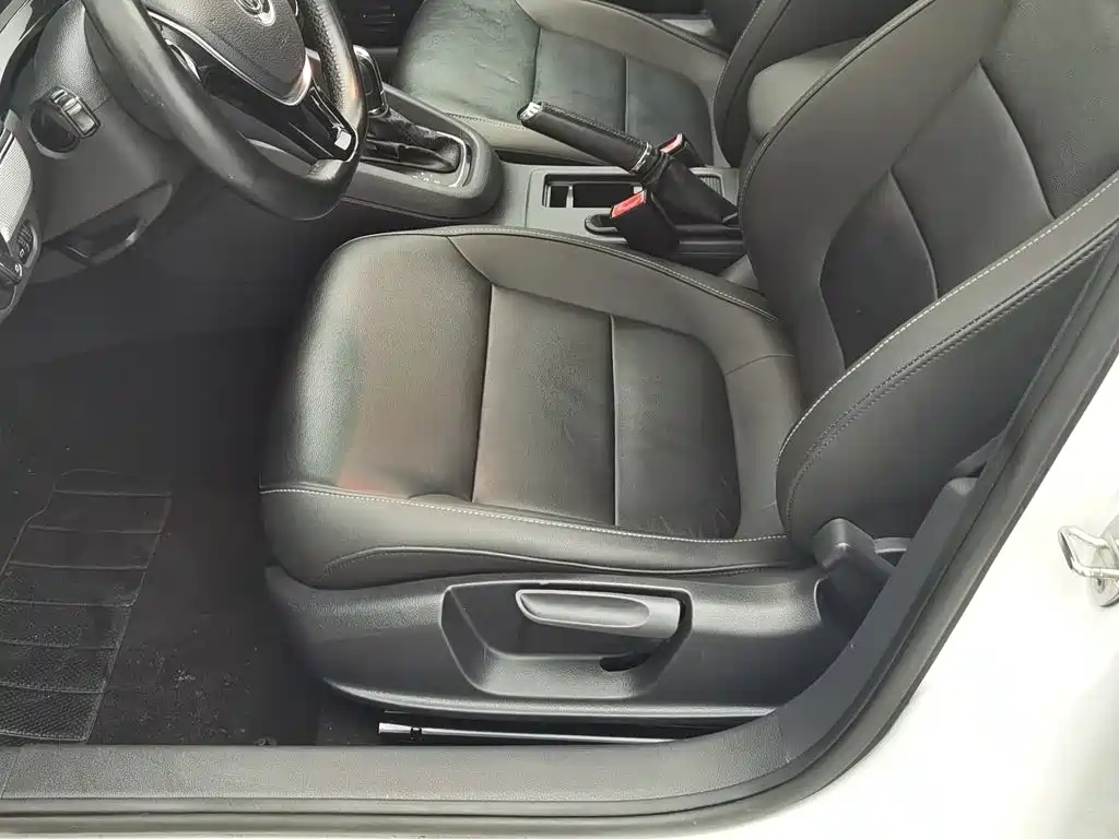 Volkswagen Sagitar — миниатюра 20