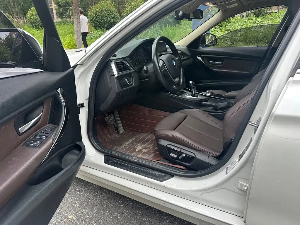 BMW 3 Series — миниатюра 3