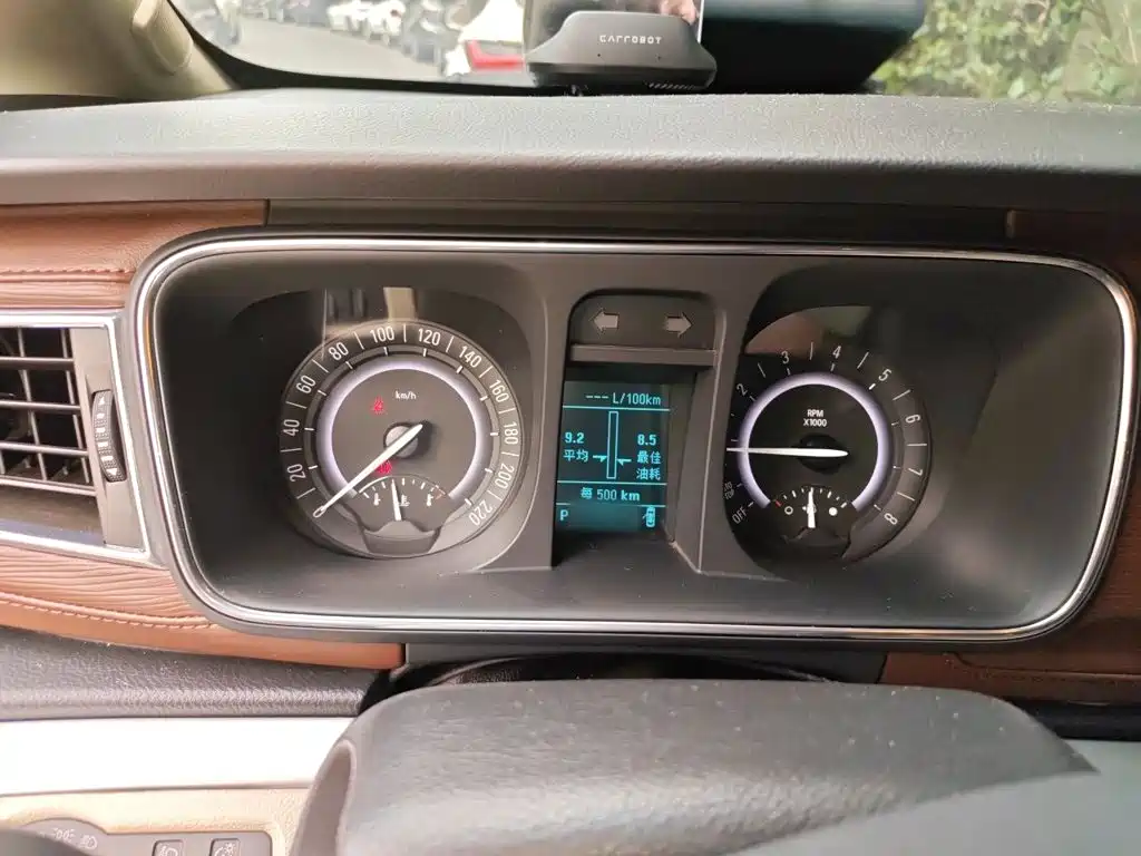 Buick GL8 2017 25S Luxury V