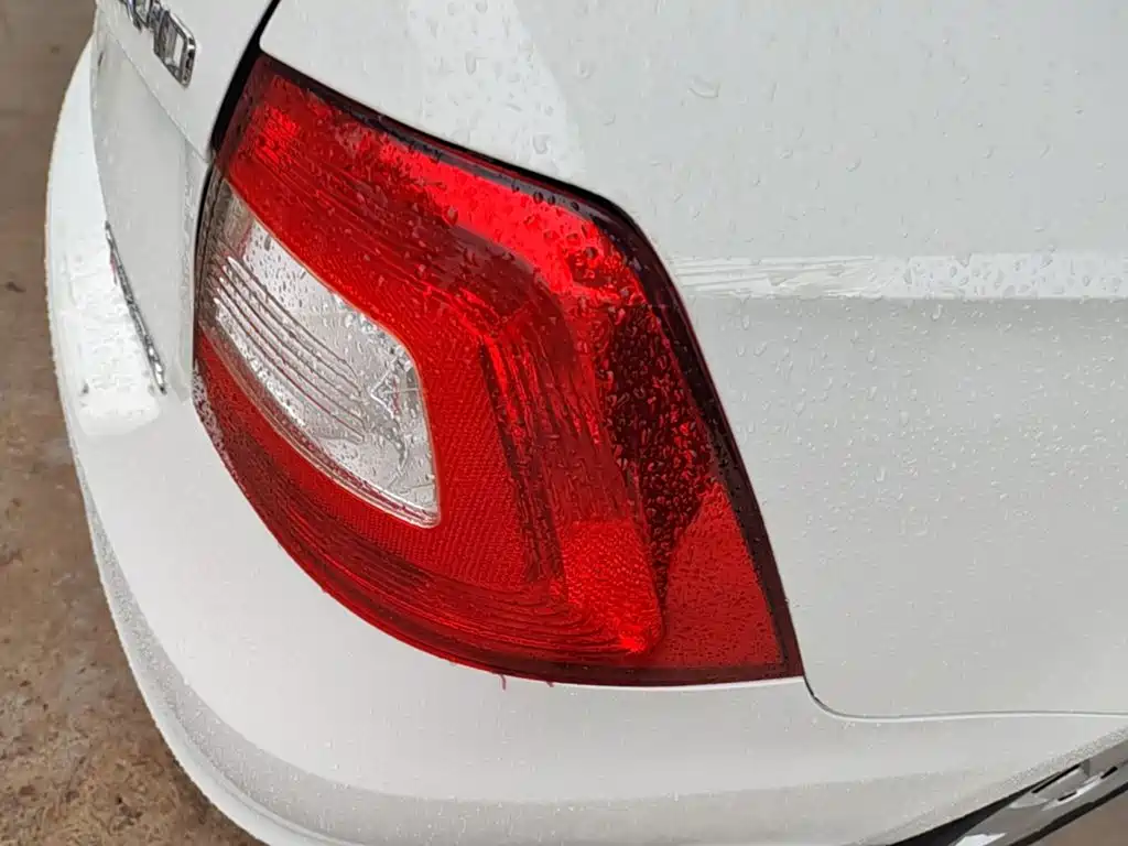 Skoda Rapid — миниатюра 8