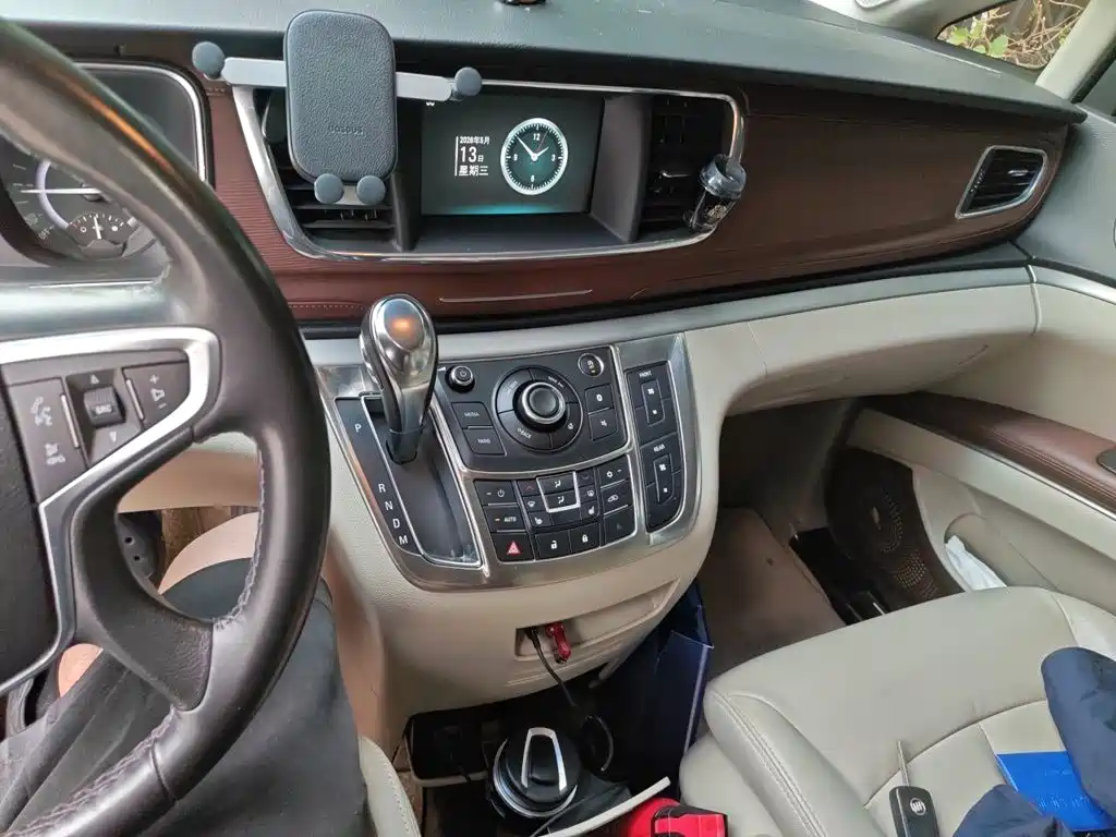 Buick GL8 2017 25S Luxury V