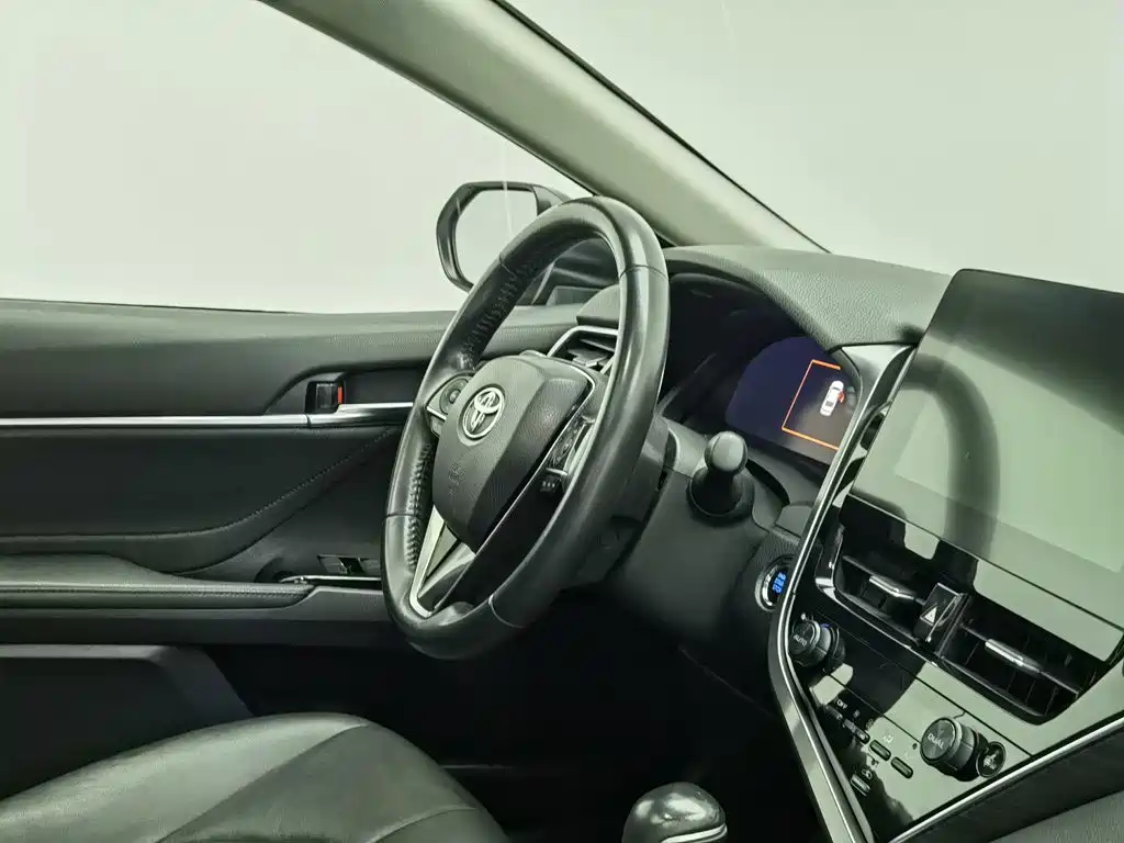 Toyota Camry — миниатюра 22