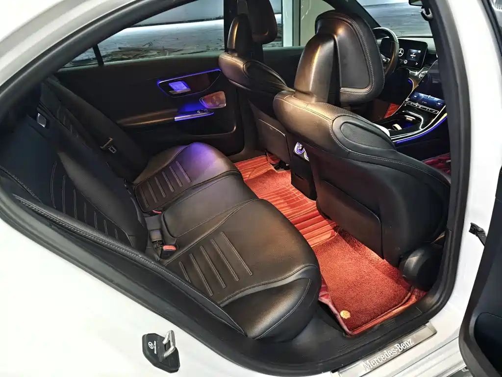 Mercedes-Benz C-Class — миниатюра 6
