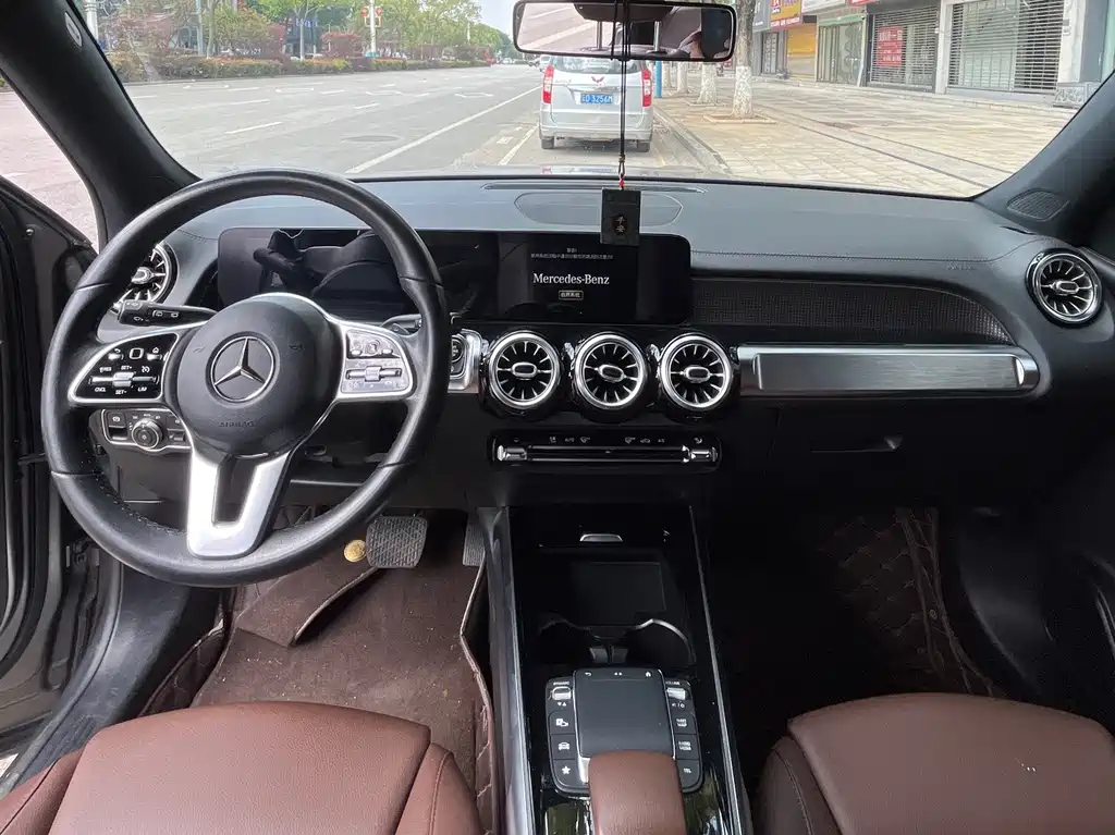 Mercedes-Benz GLB - фото 10