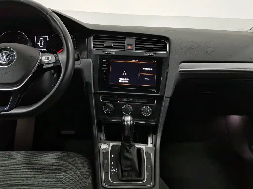 Volkswagen Golf — миниатюра 12