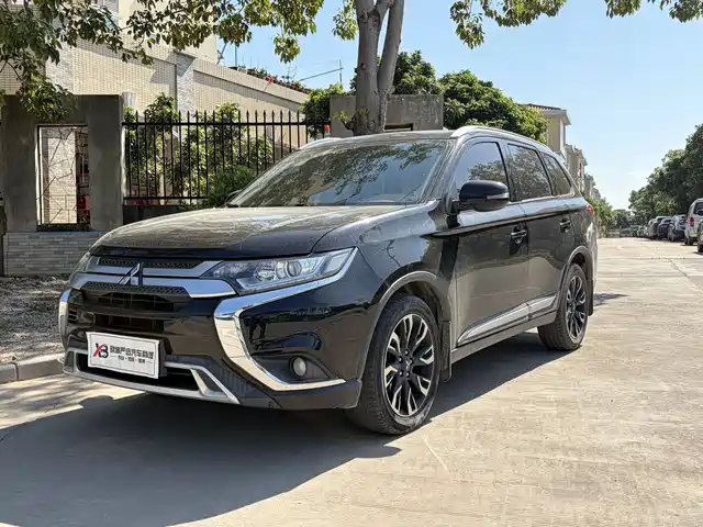 MITSUBISHI OUTLANDER 2019