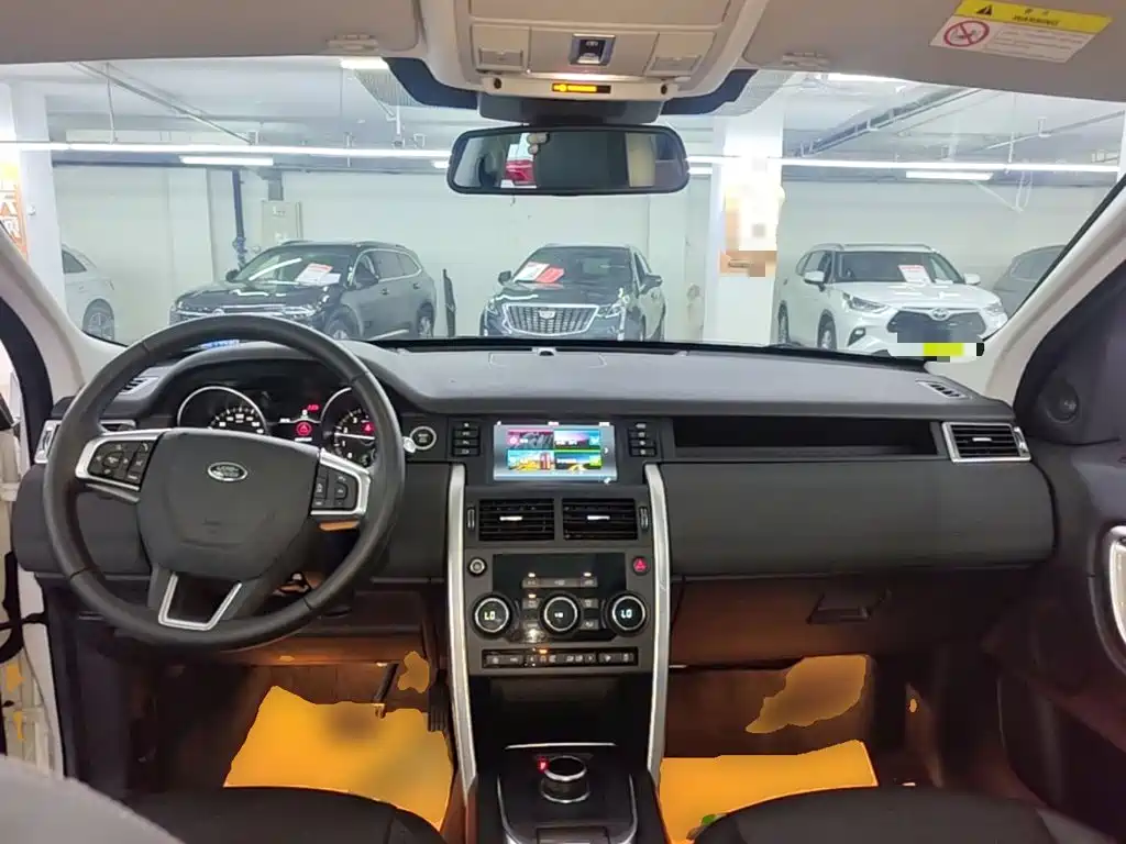 Land Rover Discovery Sport — миниатюра 10