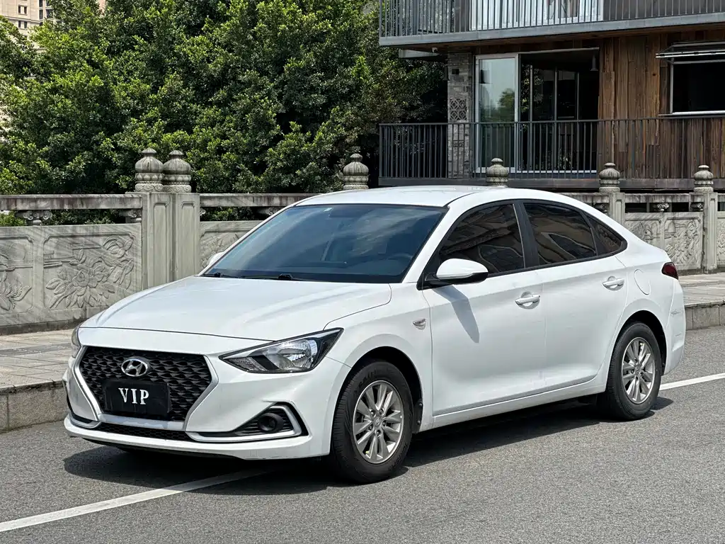 Купить Hyundai Elantra