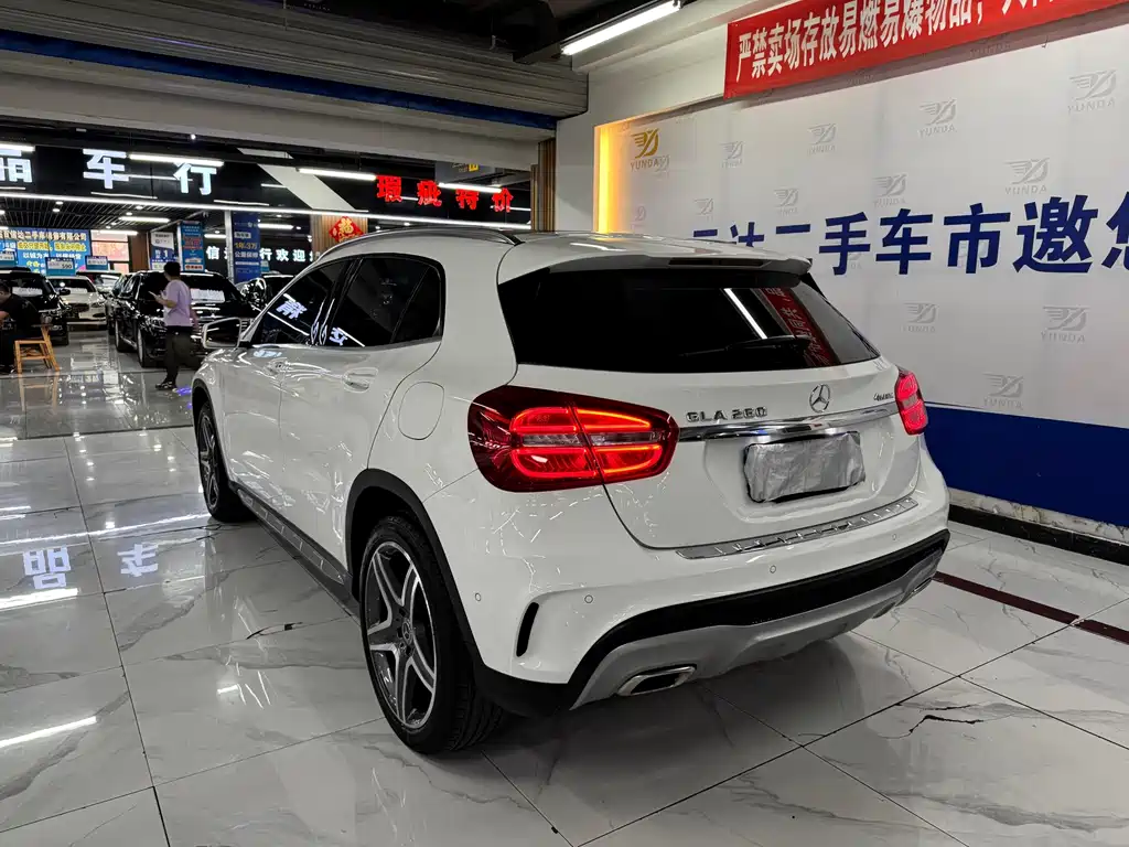 Mercedes-Benz GLA — миниатюра 10