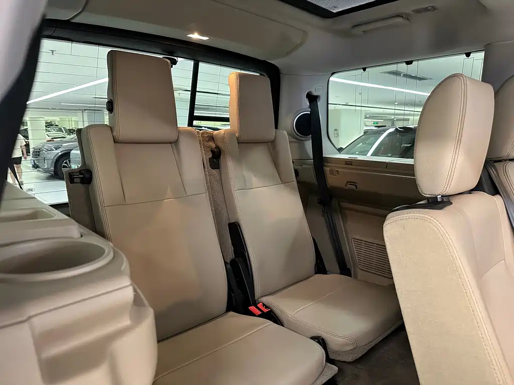 Land Rover Discovery — миниатюра 17