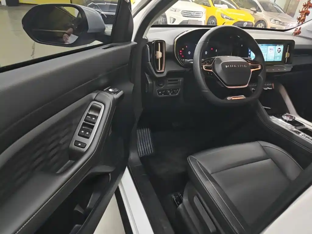 Wuling Xingyun — миниатюра 16