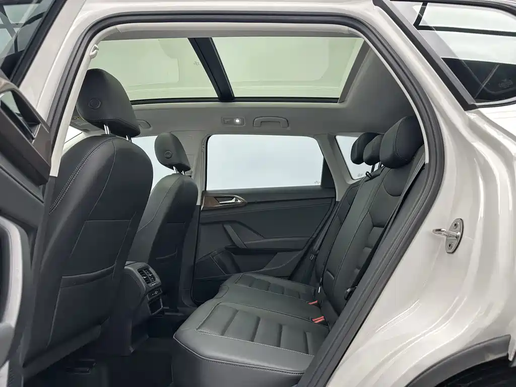 Volkswagen Tharu 2022 280TSI Luxury