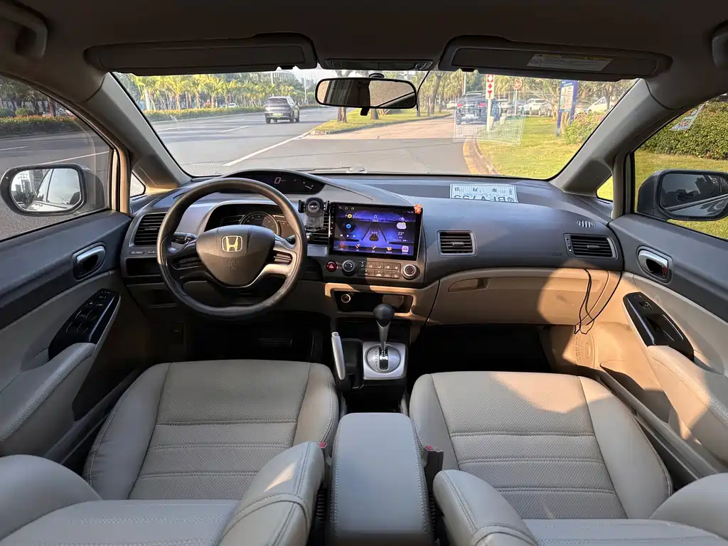 Honda Civic — миниатюра 12