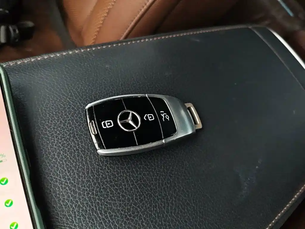Mercedes-Benz S-Class — миниатюра 9