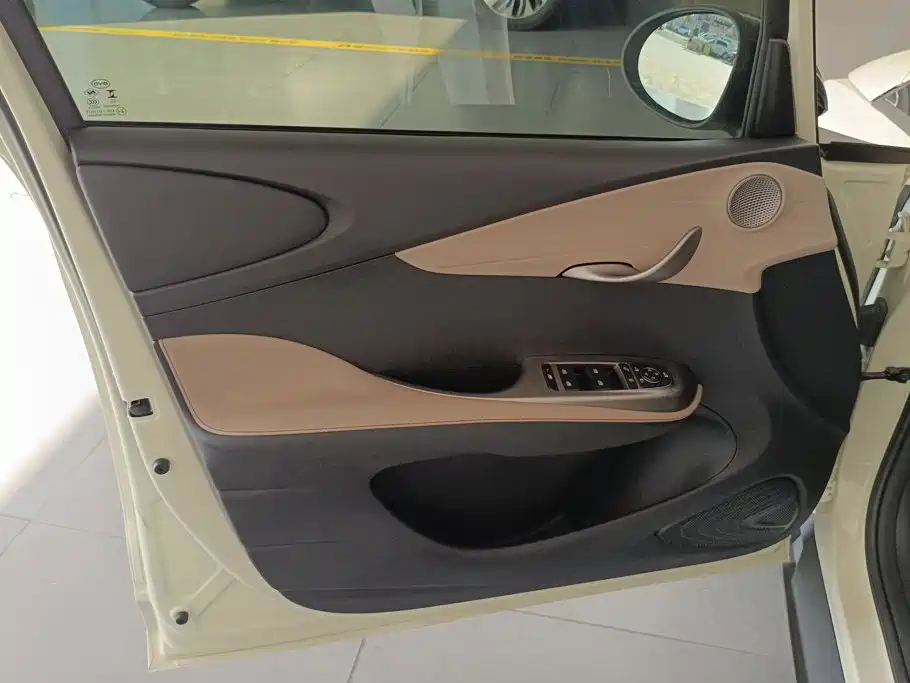 BYD Dolphin — миниатюра 7