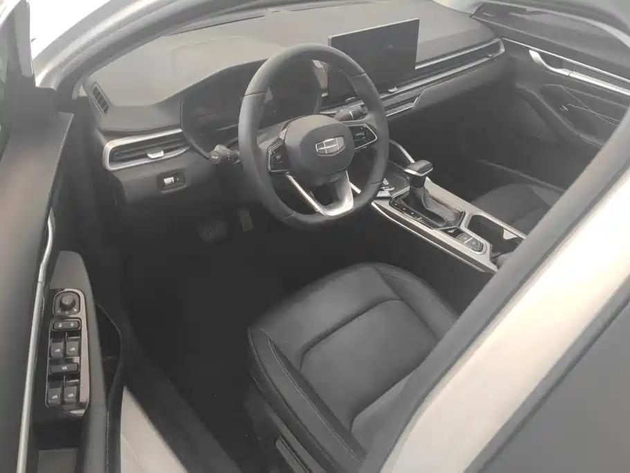 Geely Emgrand — миниатюра 9