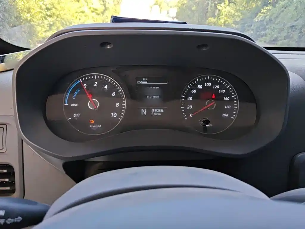 Wuling Yangguang — миниатюра 4