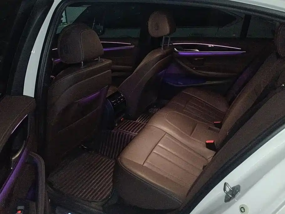 BMW 5 Series — миниатюра 11