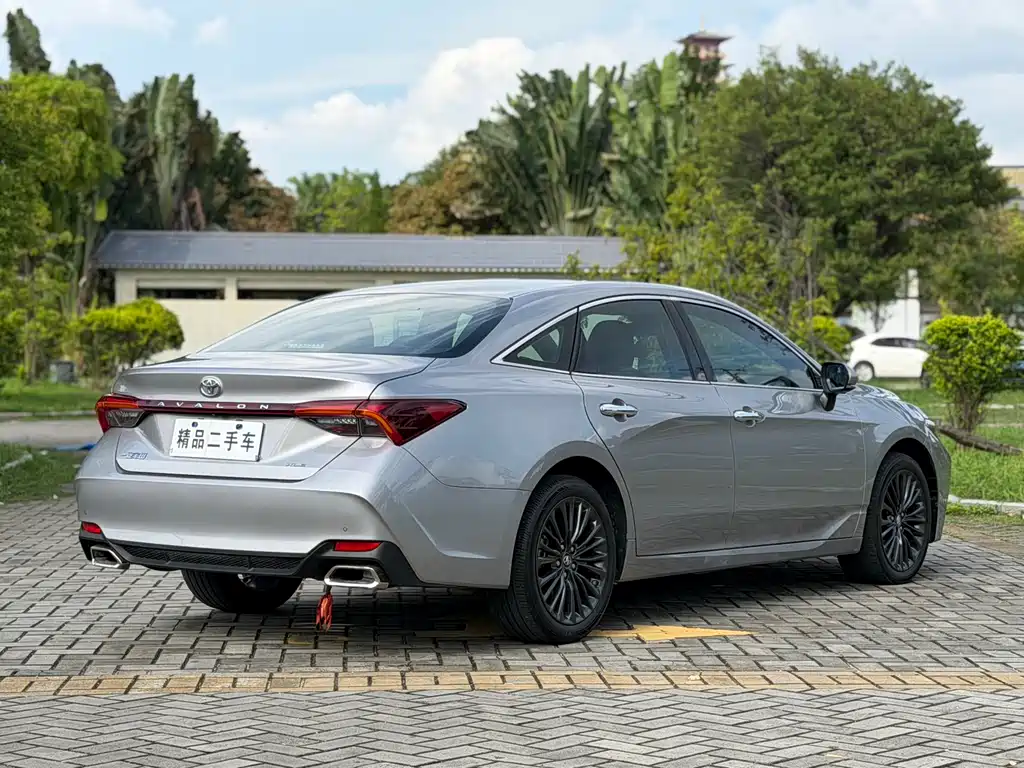 Toyota Avalon 2022 2.0L XLE Premium