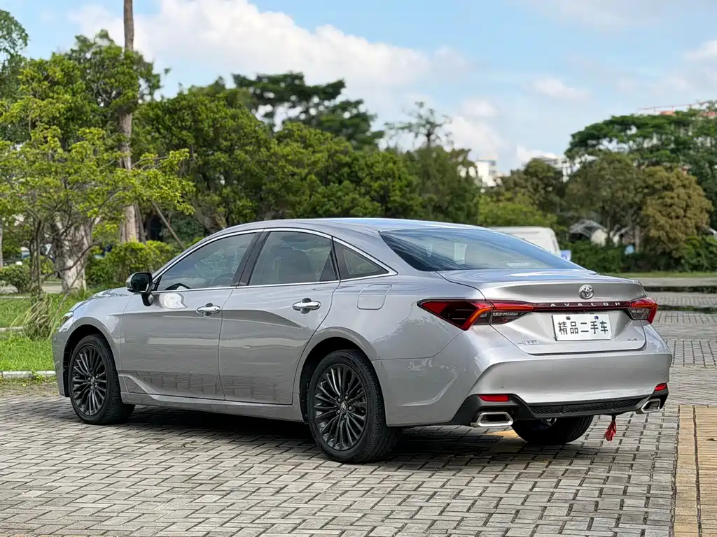Toyota Avalon 2022 2.0L XLE Premium