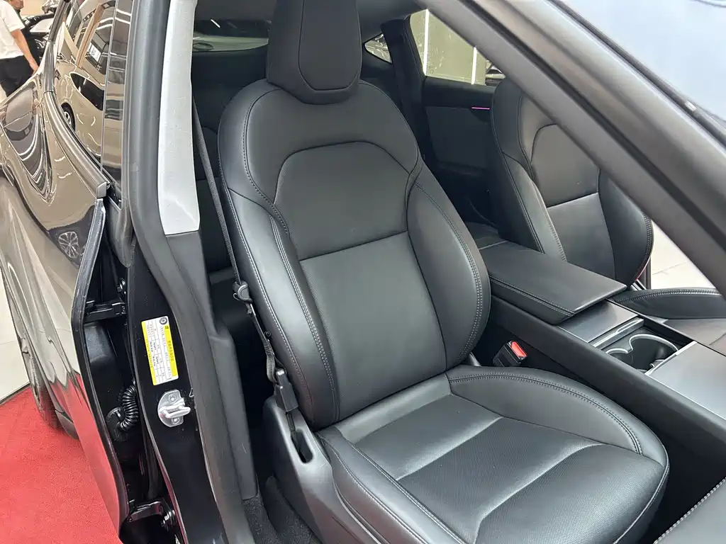 Tesla Model Y — миниатюра 33
