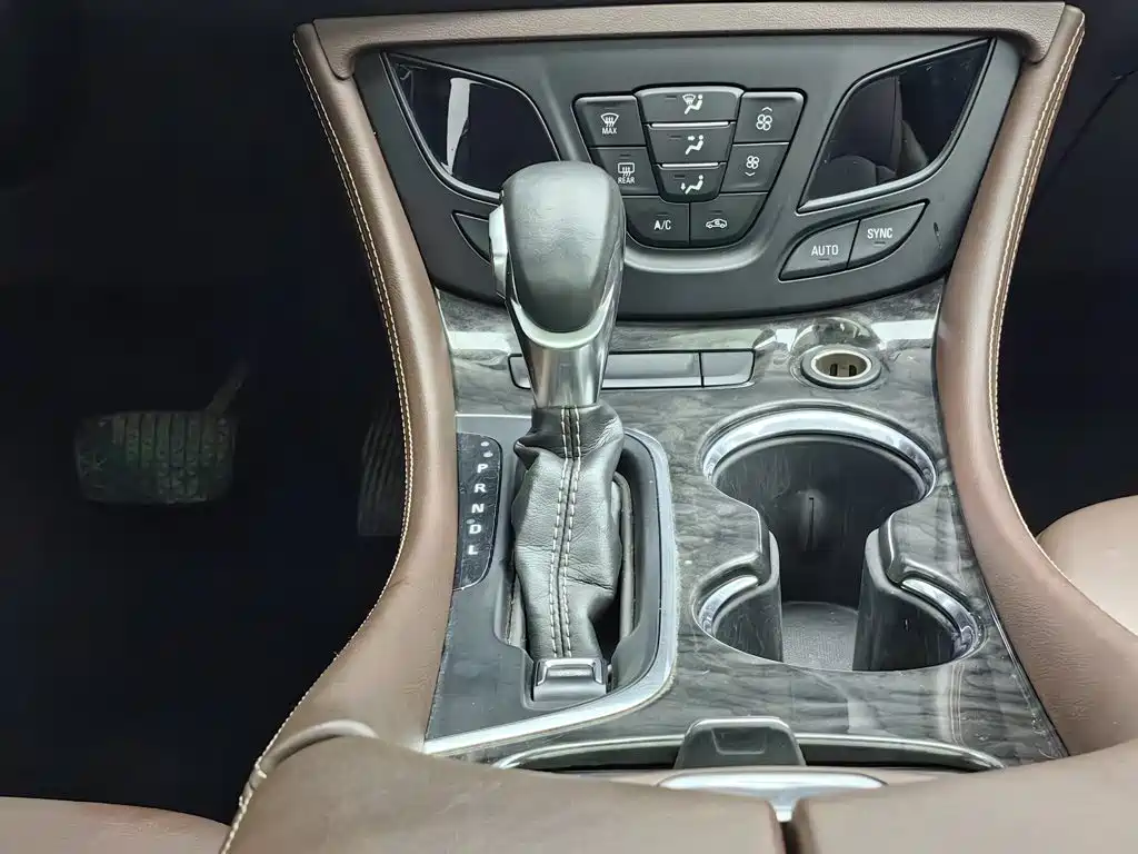 Buick Envision Plus — миниатюра 13