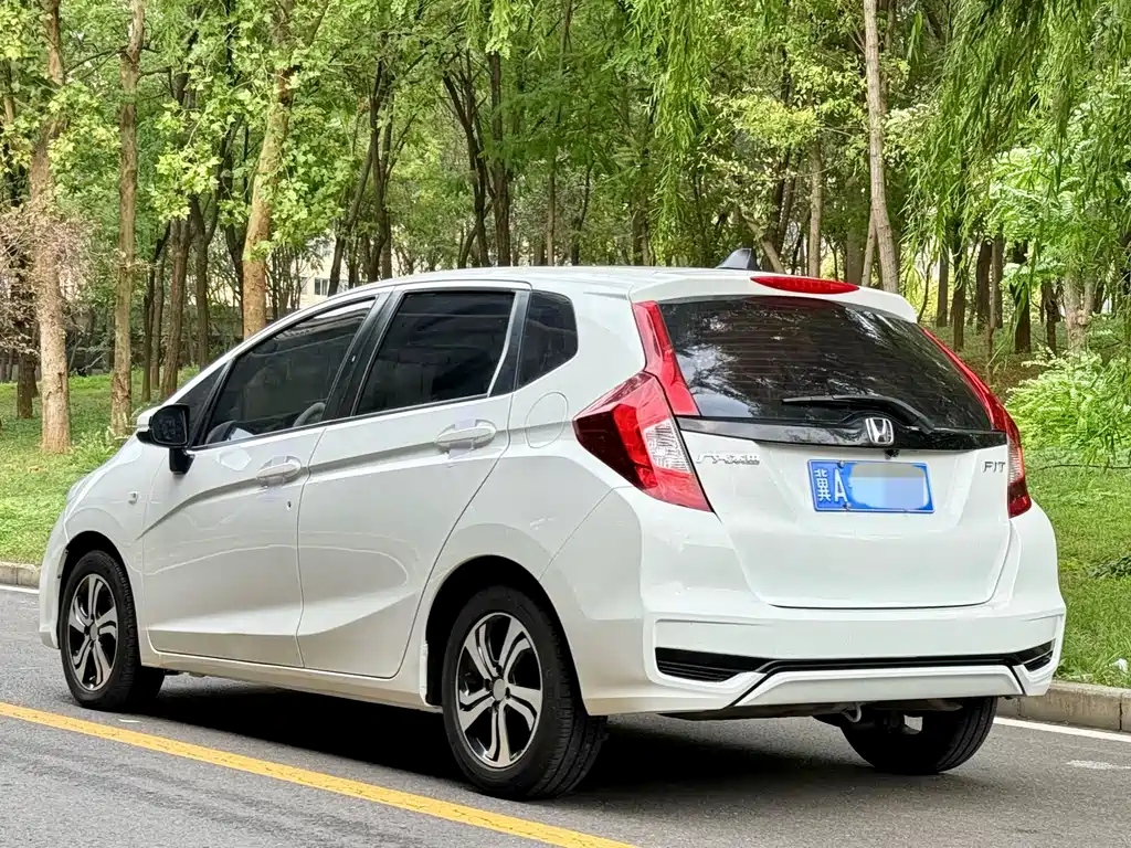 Honda Fit — миниатюра 3