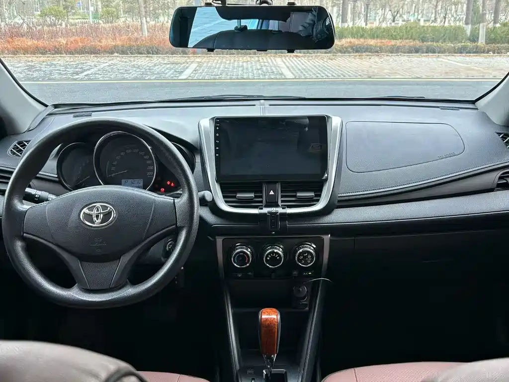 TOYOTA YARIS L ZHIXUAN