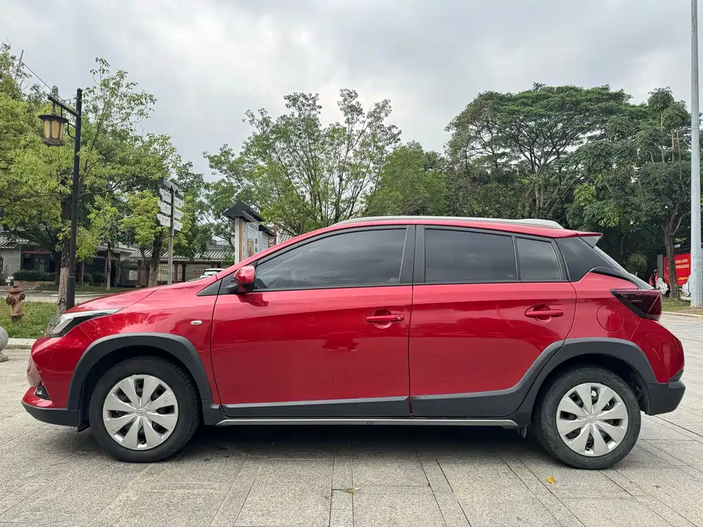Toyota Yaris L - фото 9