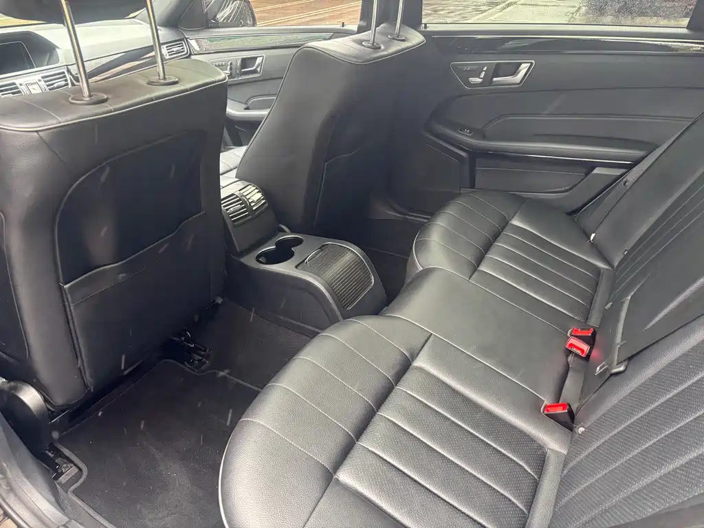 Mercedes-Benz E-Class — миниатюра 15