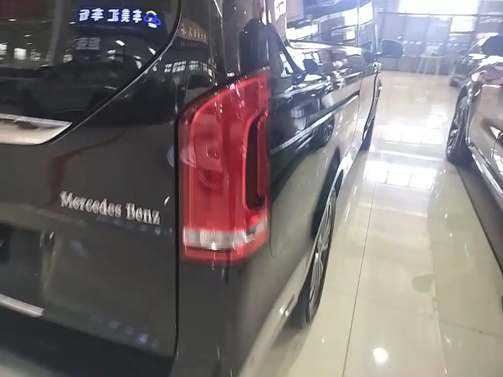 Mercedes-Benz V-Class — миниатюра 8